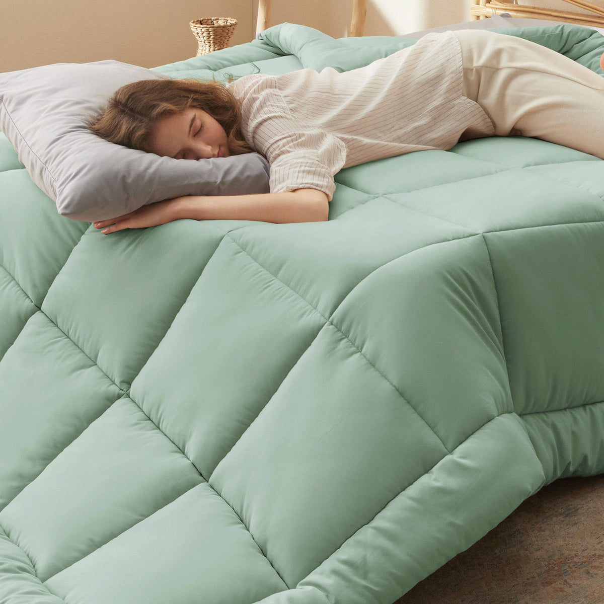 Down Alternative Comforter