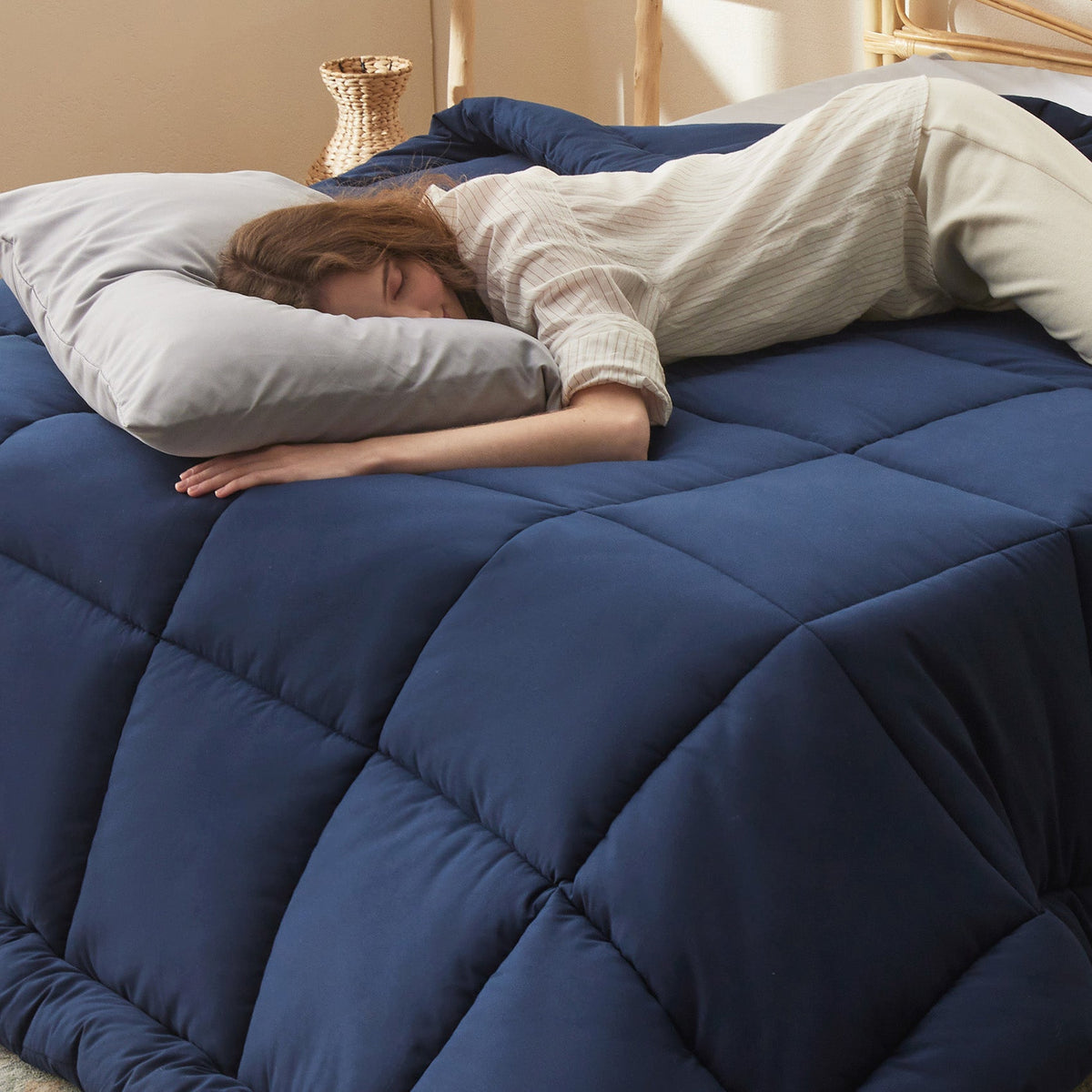 Down Alternative Comforter