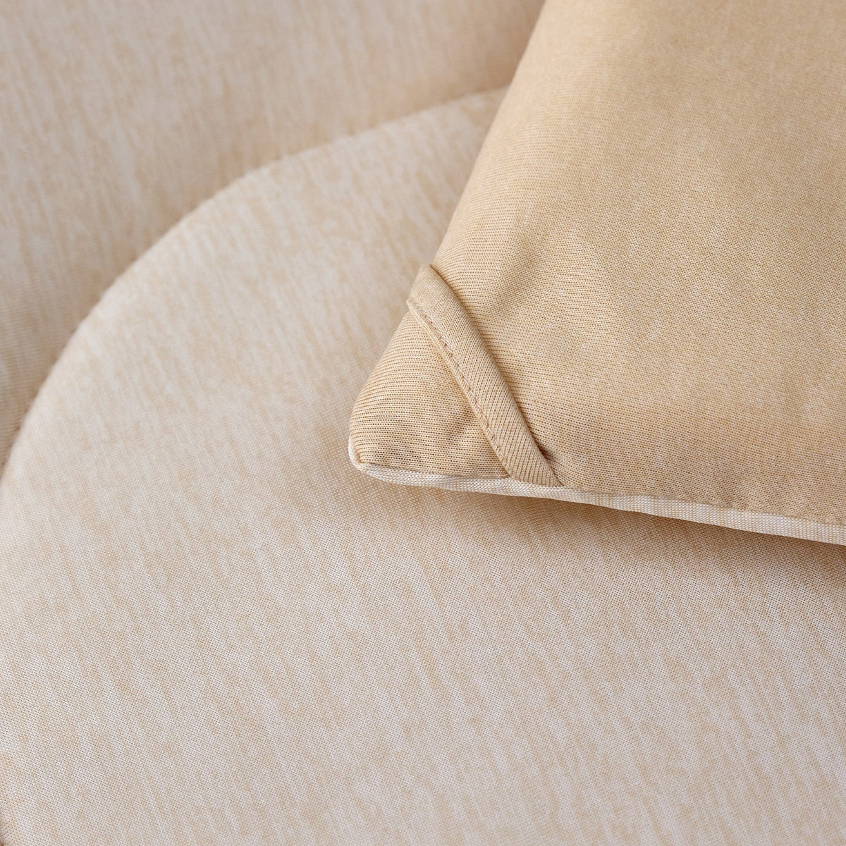 Reversible Warm and Cooling Comforter Set