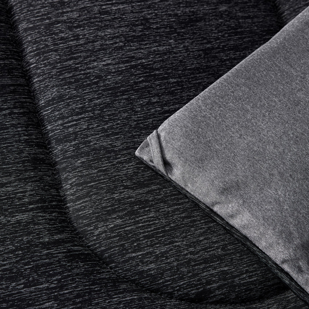 Reversible Warm and Cooling Comforter Set