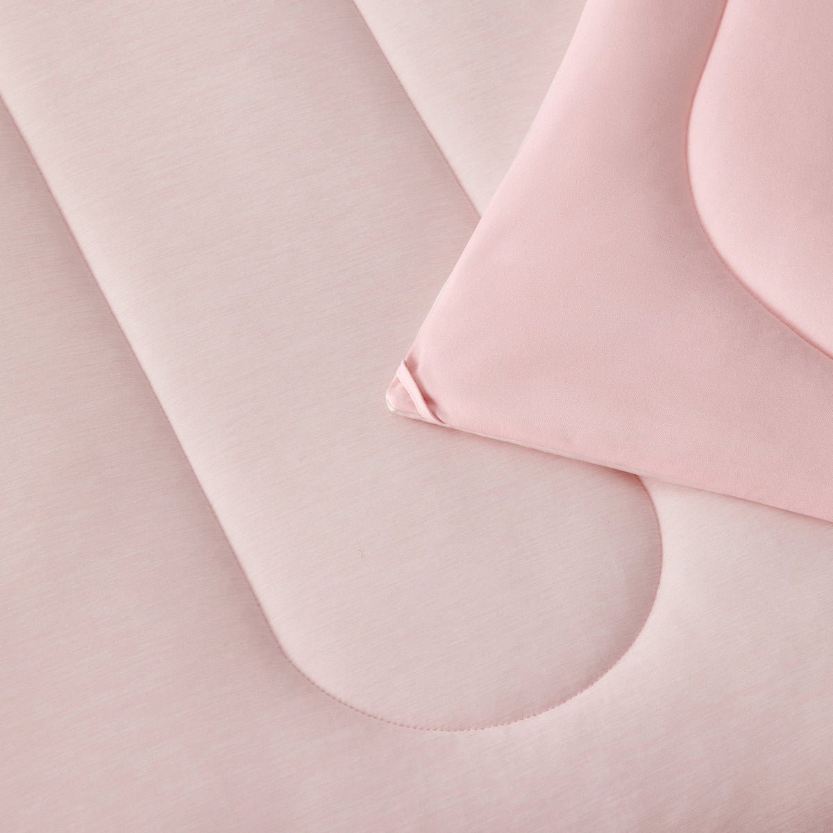 Reversible Warm and Cooling Comforter Set