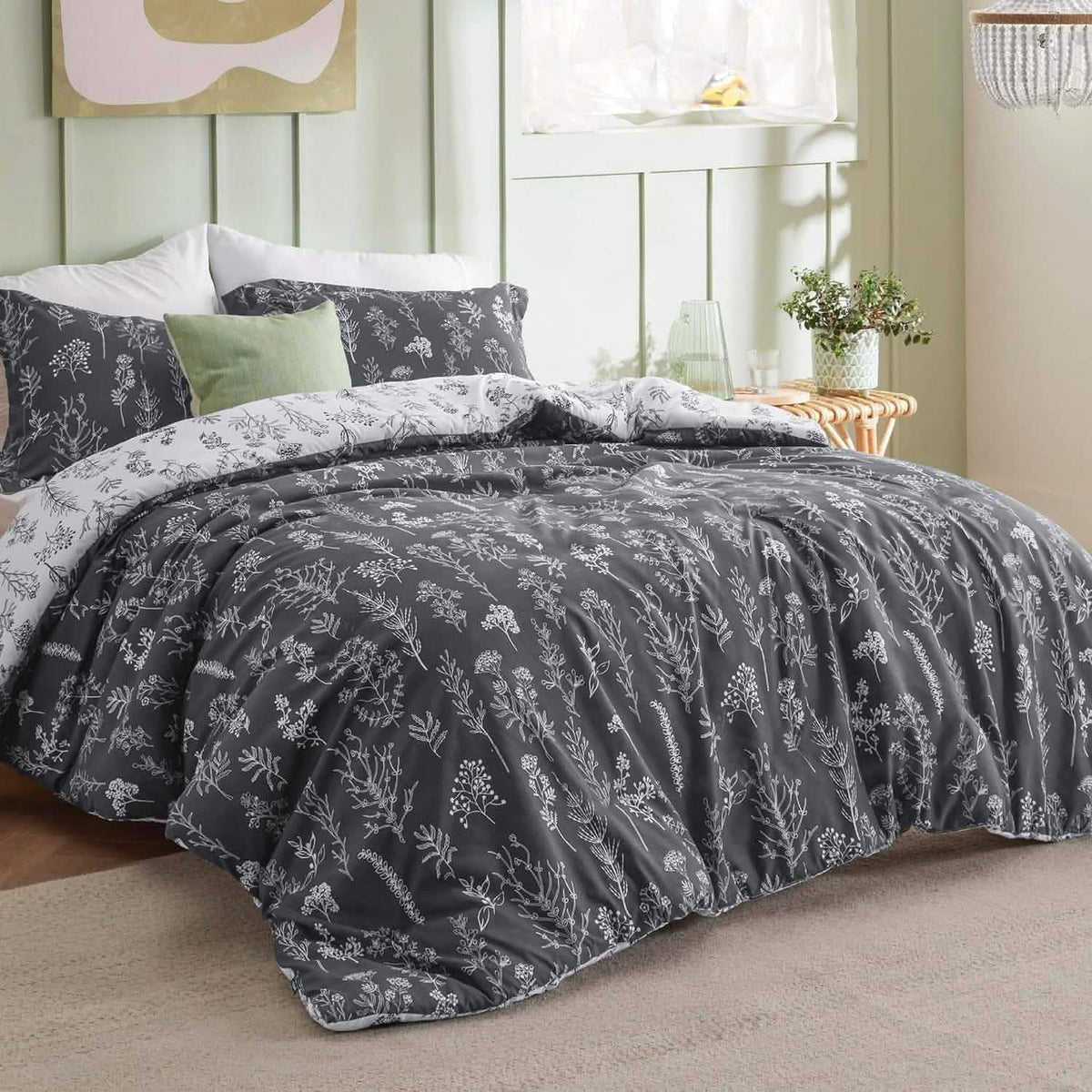 Reversible Floral Print Duvet Cover Set