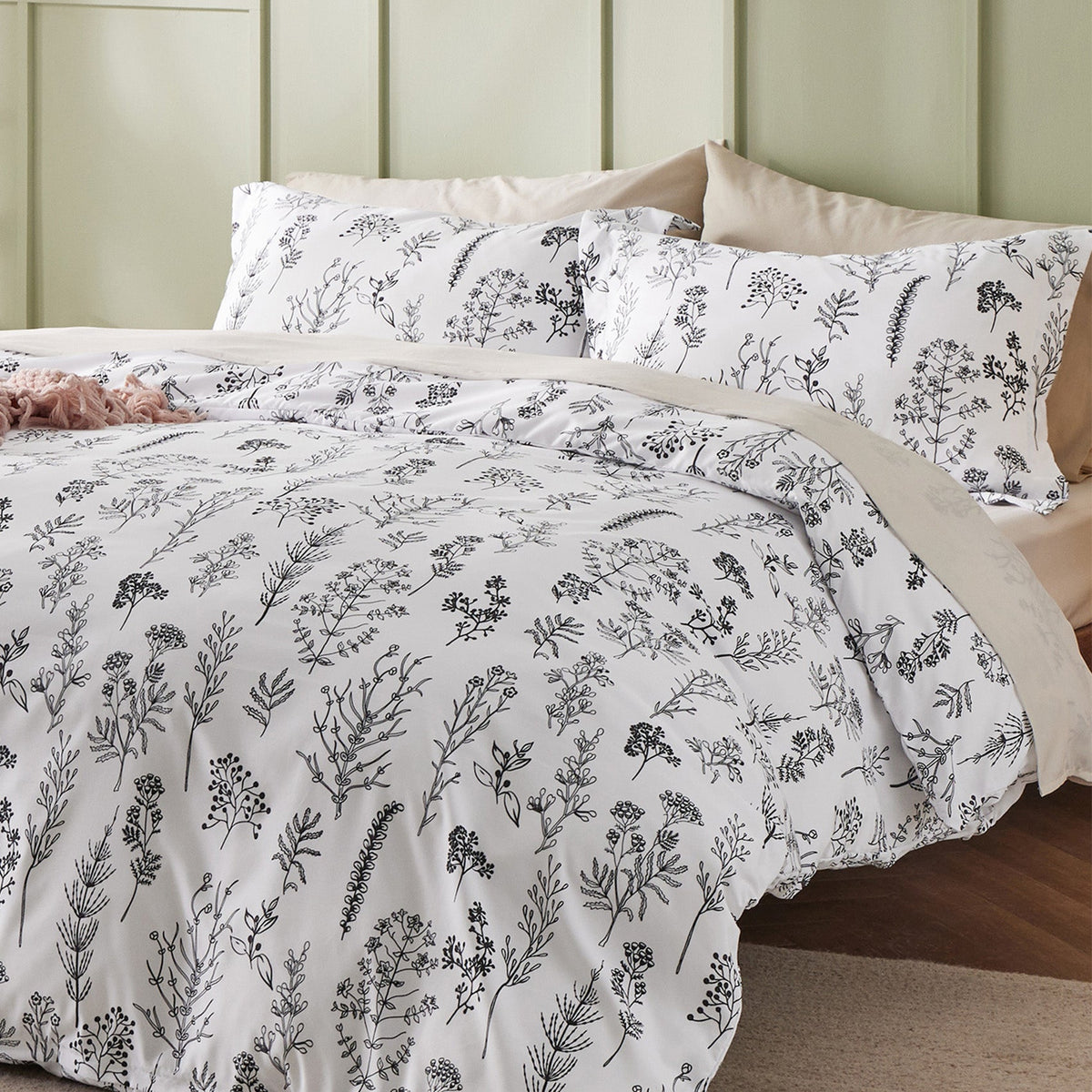 Reversible Floral Print Duvet Cover Set