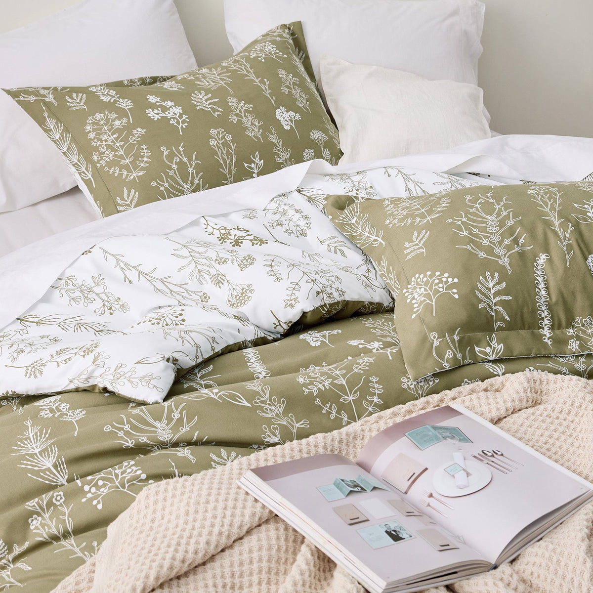 Reversible Floral Print Duvet Cover Set
