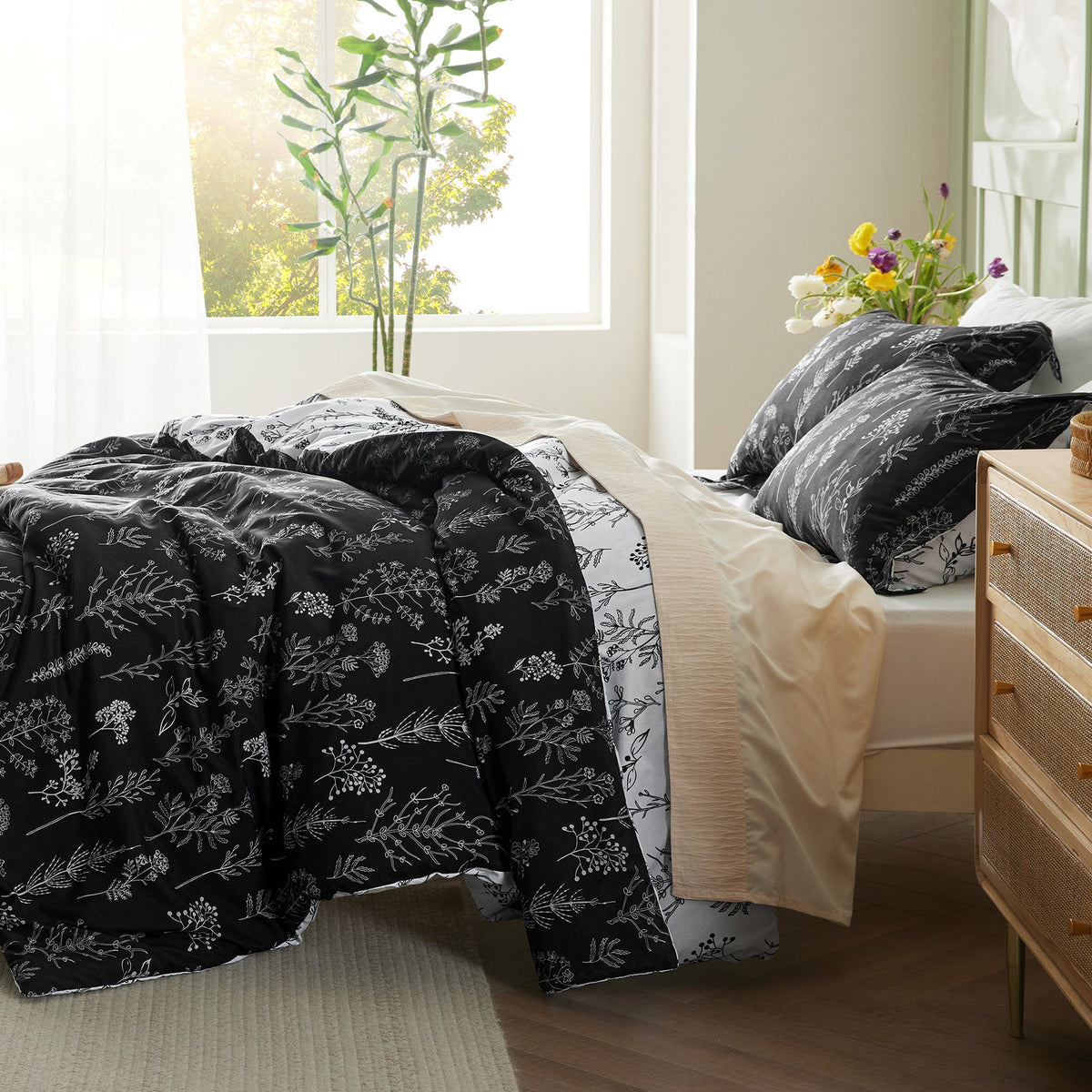 Reversible Floral Print Duvet Cover Set