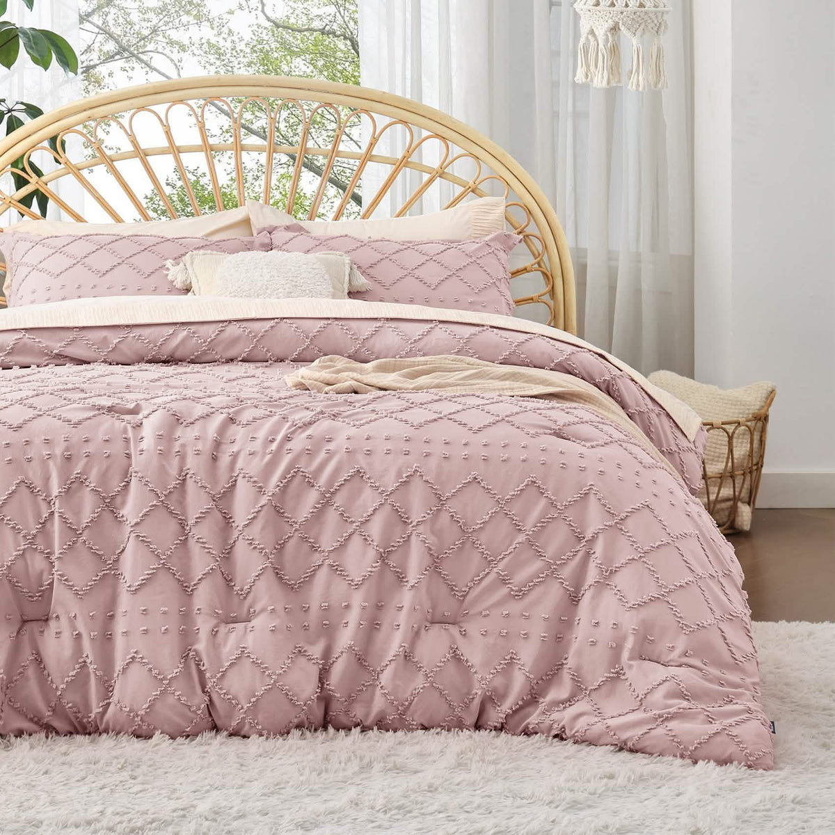 Tufted Embroidery Comforter Set