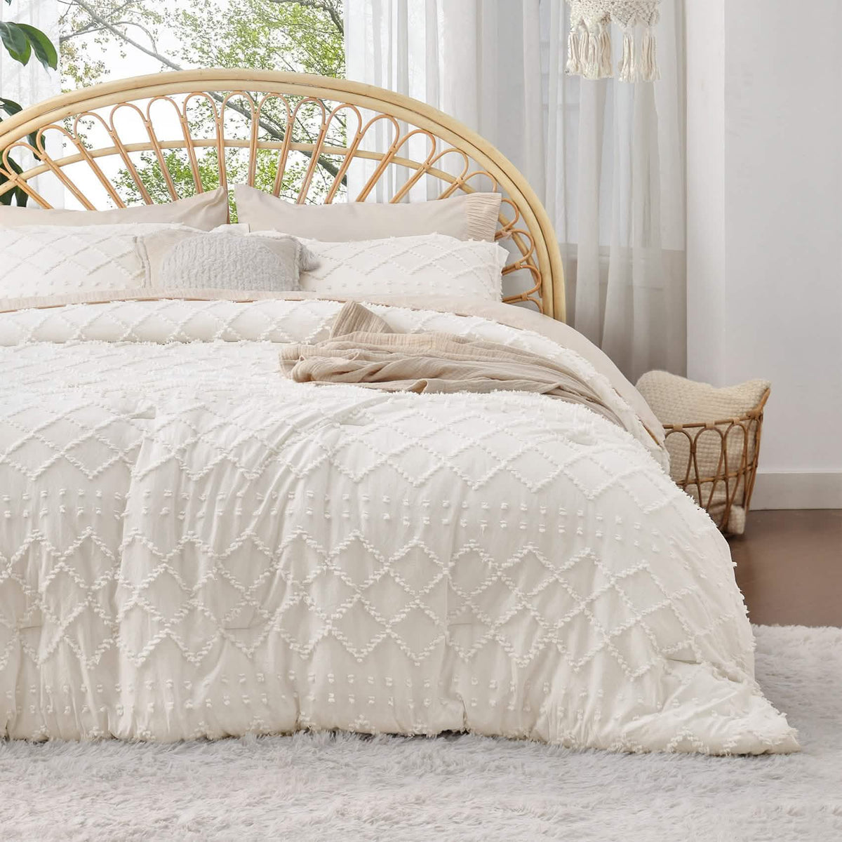 Tufted Embroidery Comforter Set