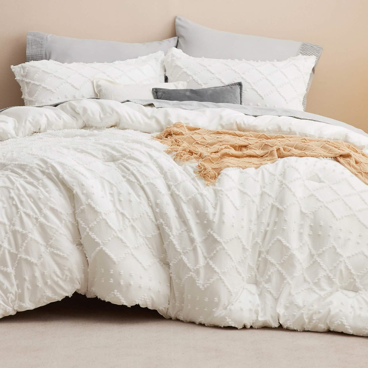 Tufted Embroidery Comforter Set