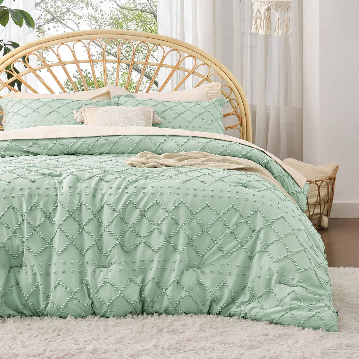 Tufted Embroidery Comforter Set