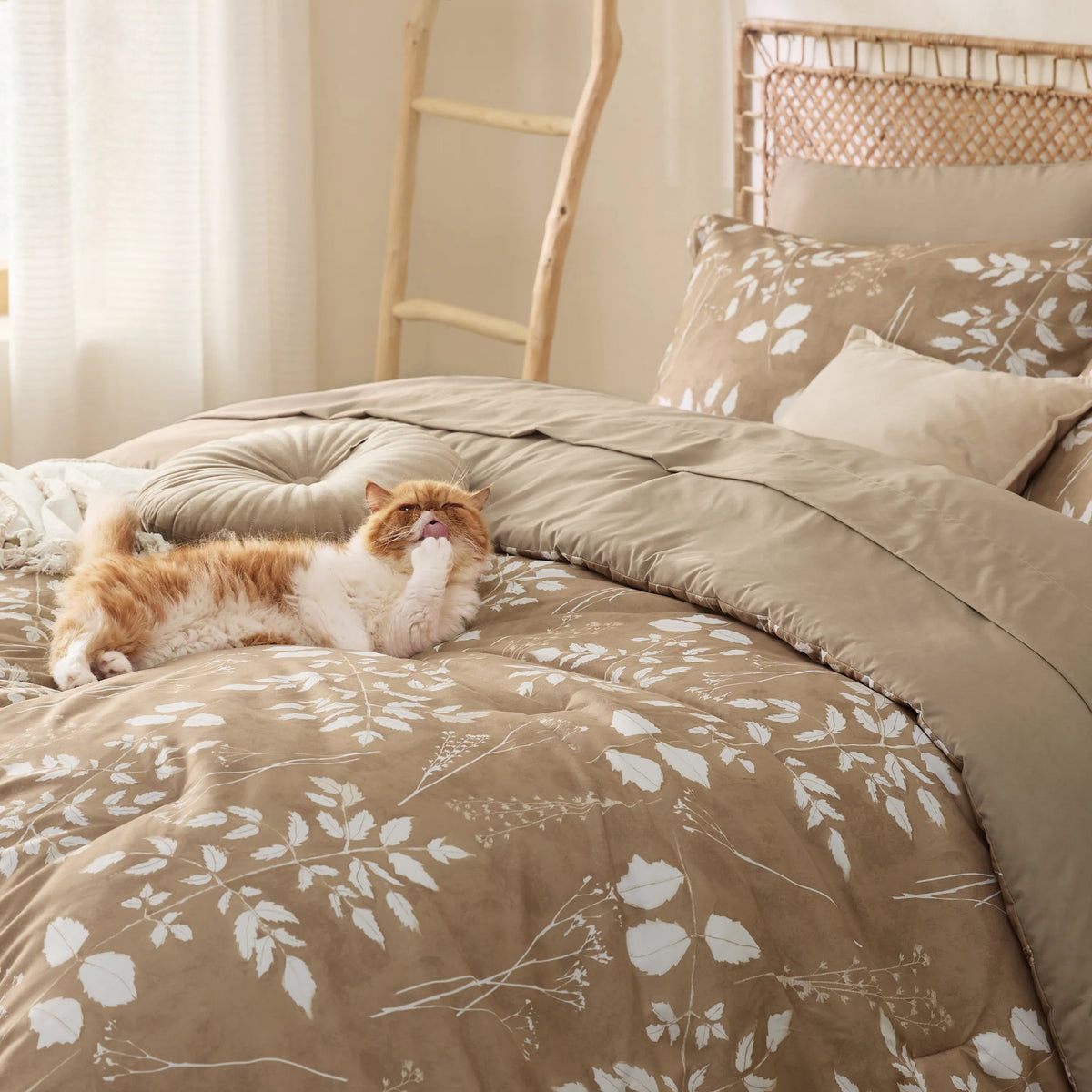Elegant Floral Comforter Sets