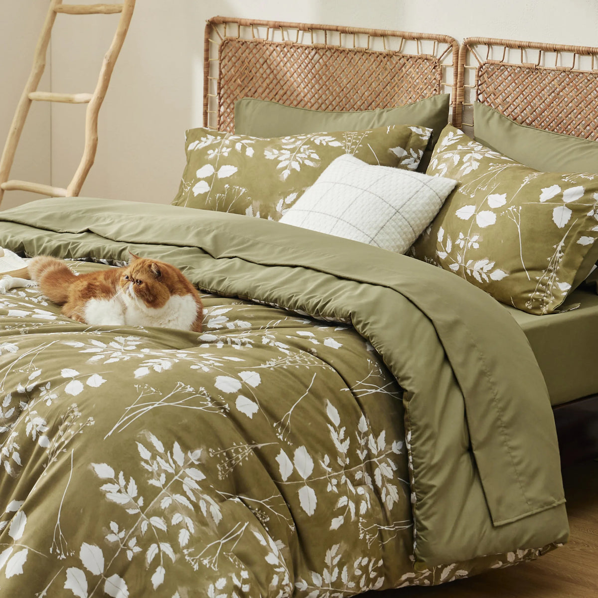 Elegant Floral Comforter Sets
