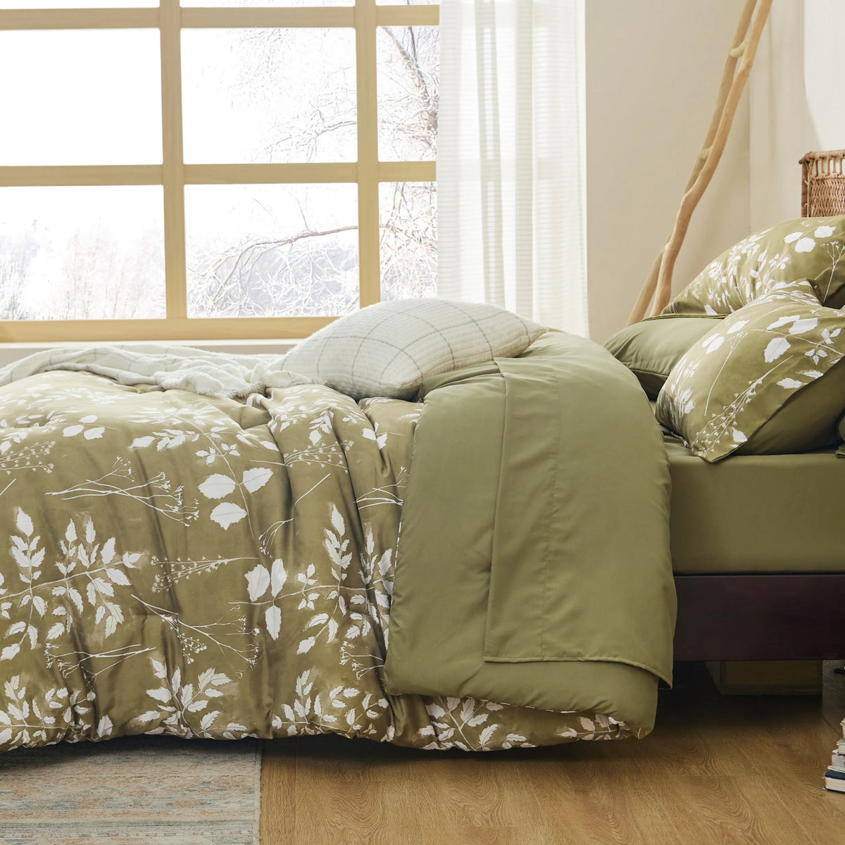 Elegant Floral Comforter Sets