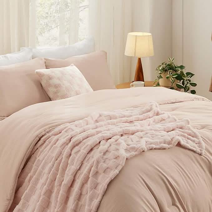 Checkered Comforter Set