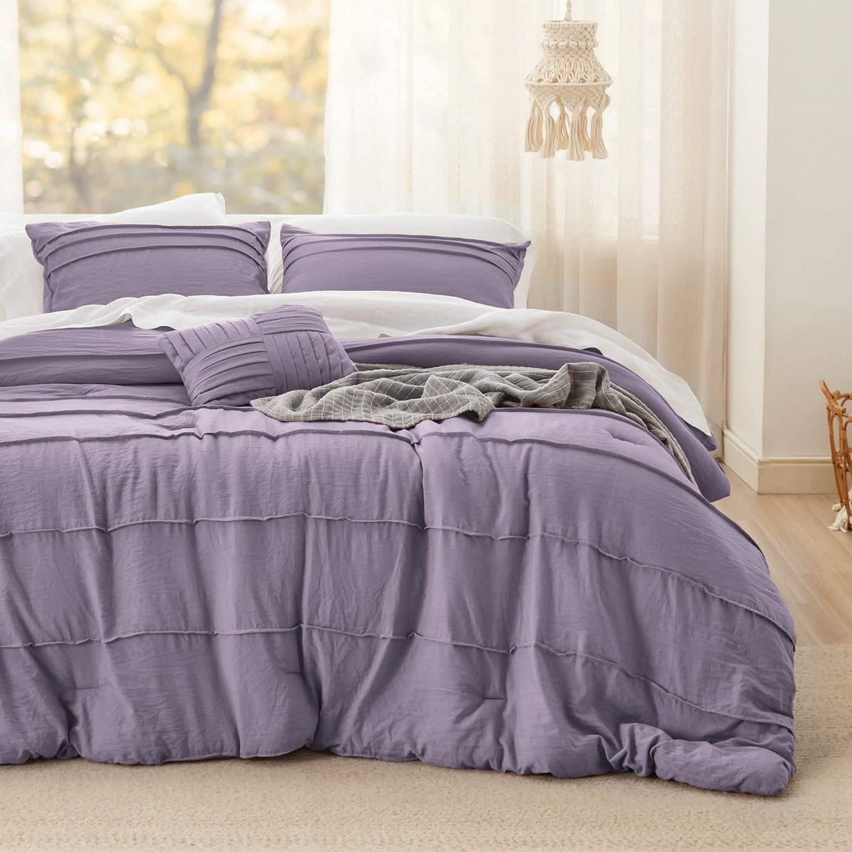 Pinch Pleat Comforter Set