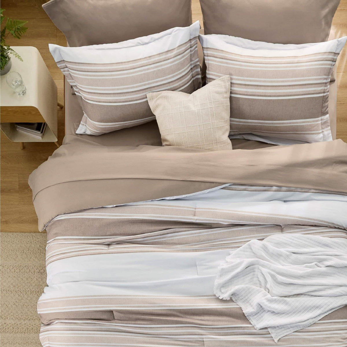 Reversible Cationic Dyed Bed-in-a-Bag