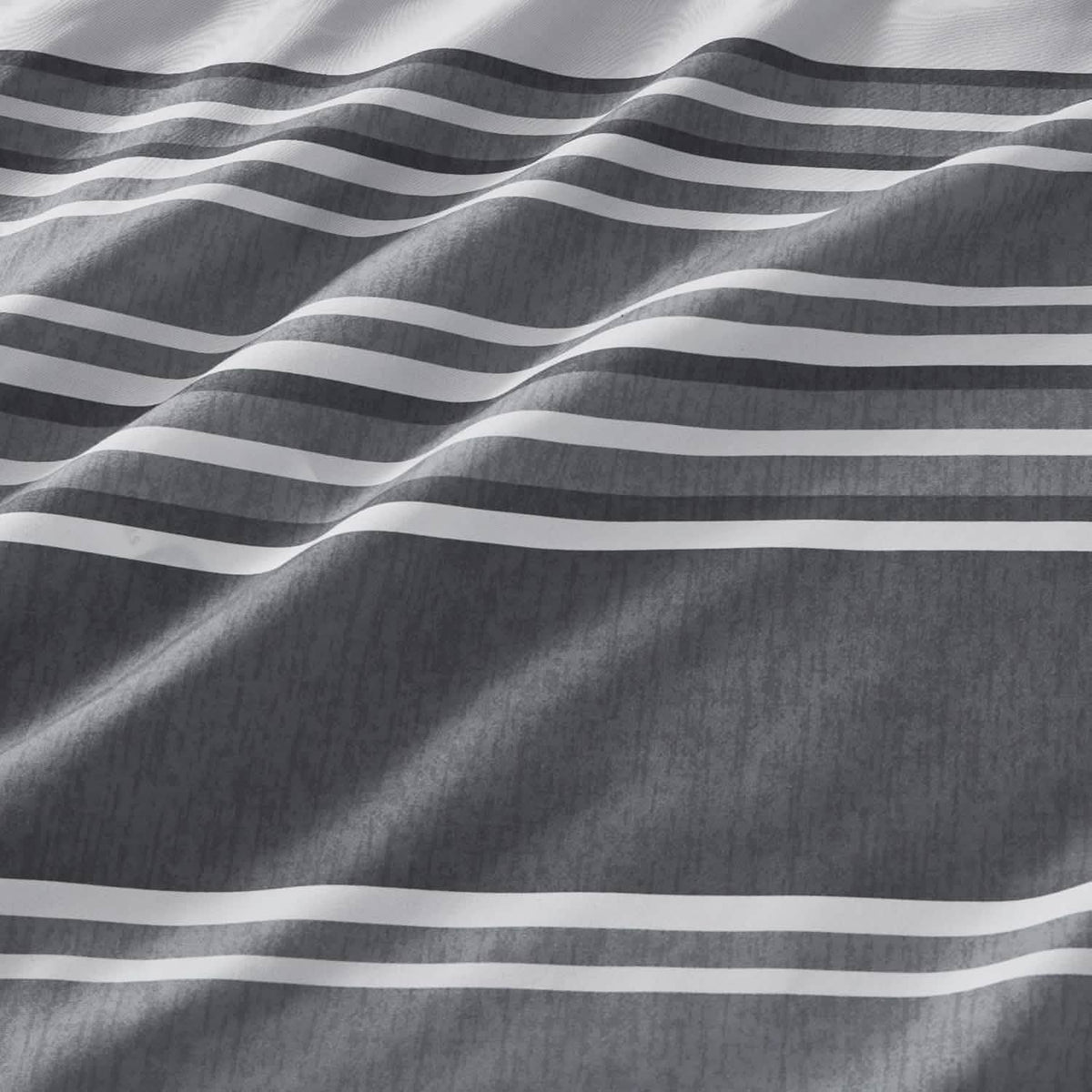Reversible Cationic Dyed Bed-in-a-Bag