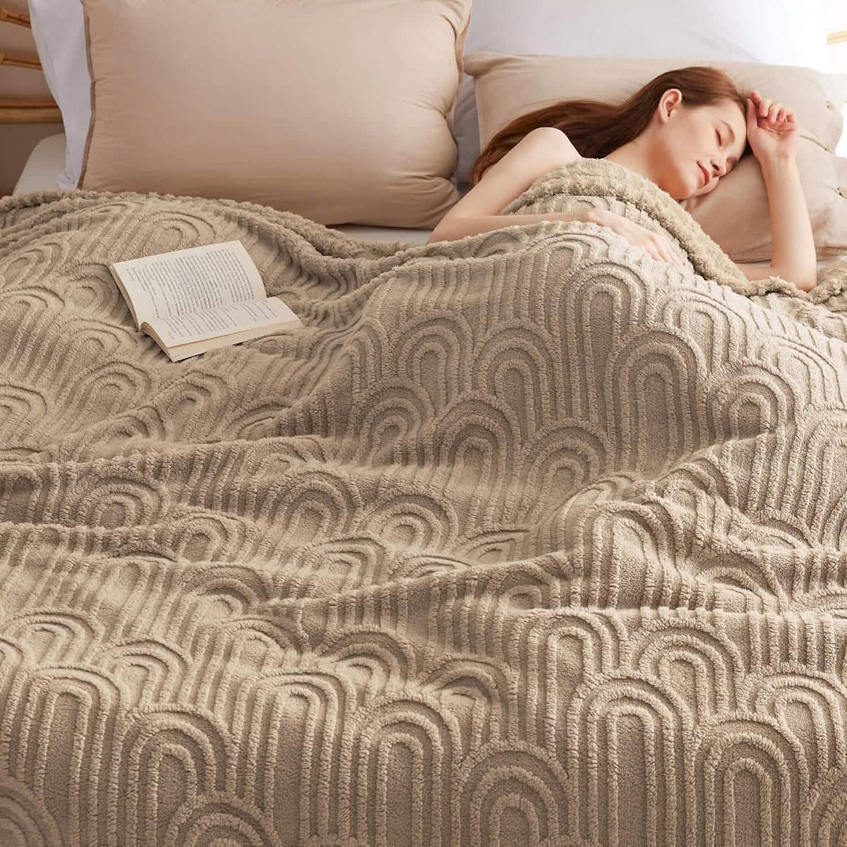 Arch Shaggy Sherpa Fleece Blanket