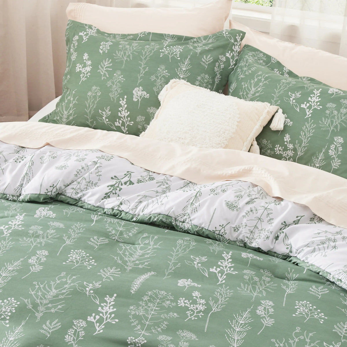 Reversible Floral Print Comforter Set