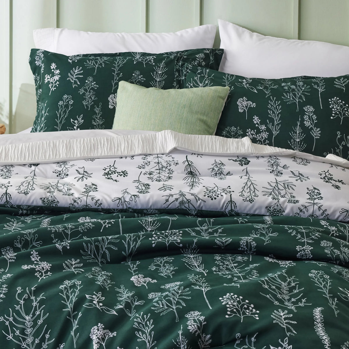 Reversible Floral Print Comforter Set