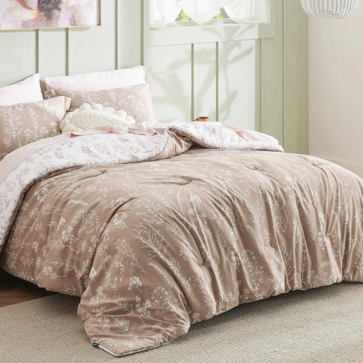 Reversible Floral Print Comforter Set