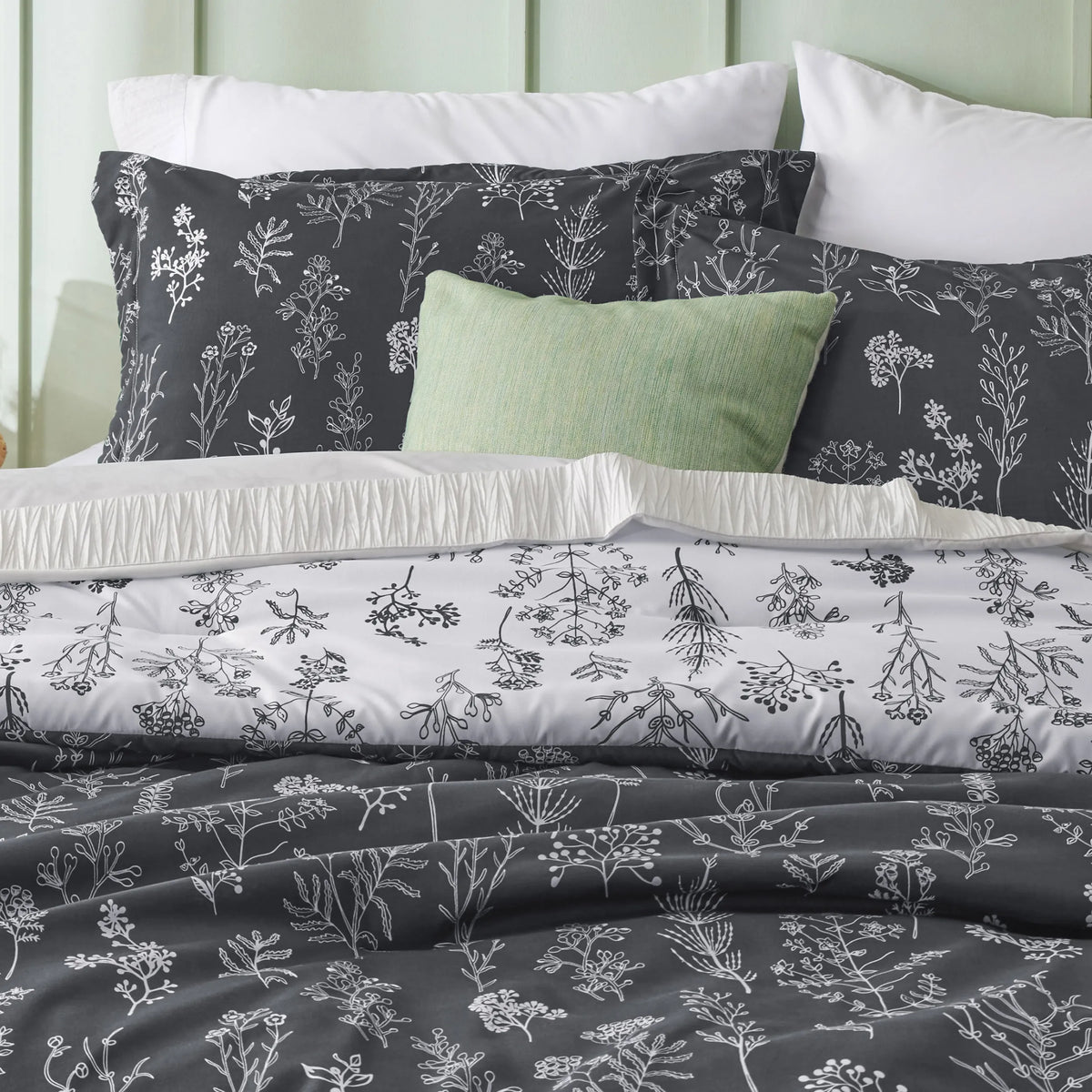 Reversible Floral Print Comforter Set