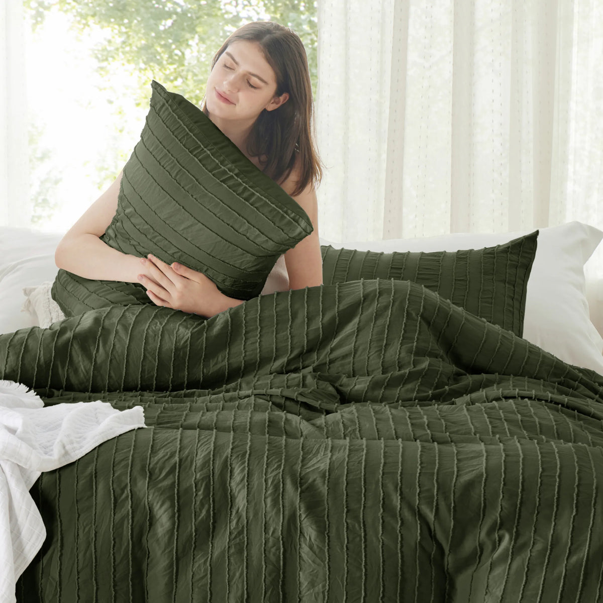 Striped Tufted Embroidery Duvet Cover Set