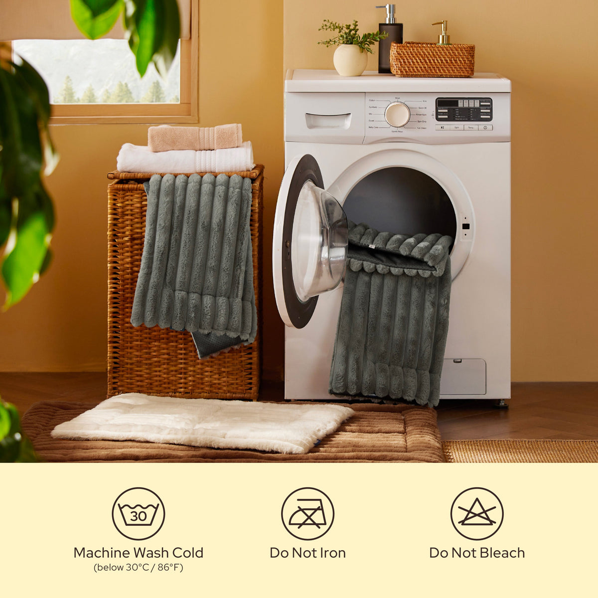 ComfyFleece® Self-Warming Dog Mat