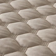 Classic Honeycomb Quilt Set
