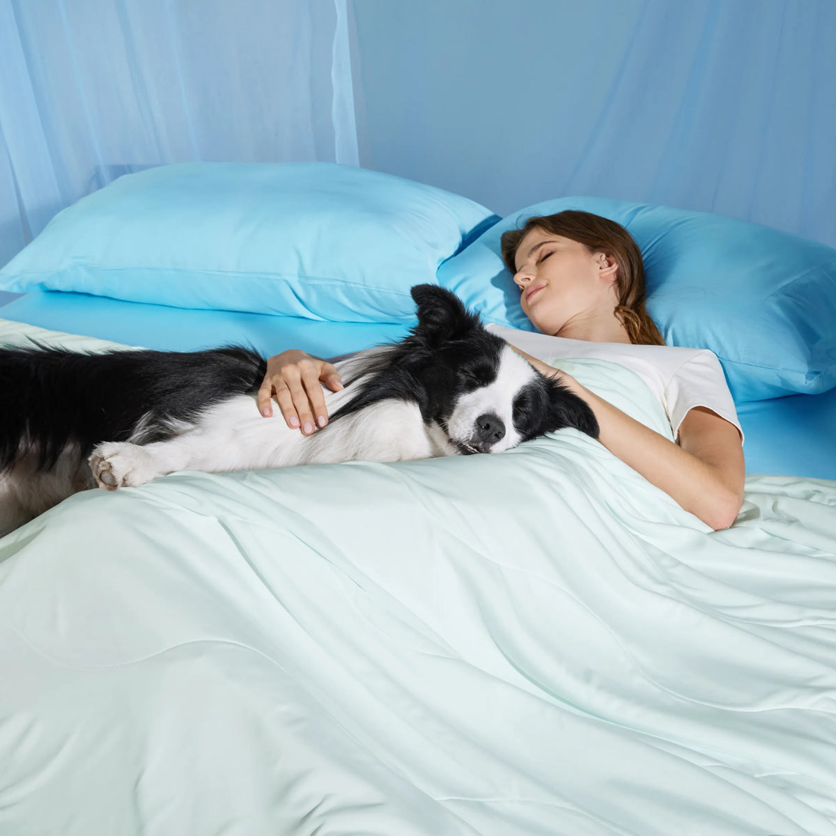 Cooling & Breathable Lightweight Pet Blanket